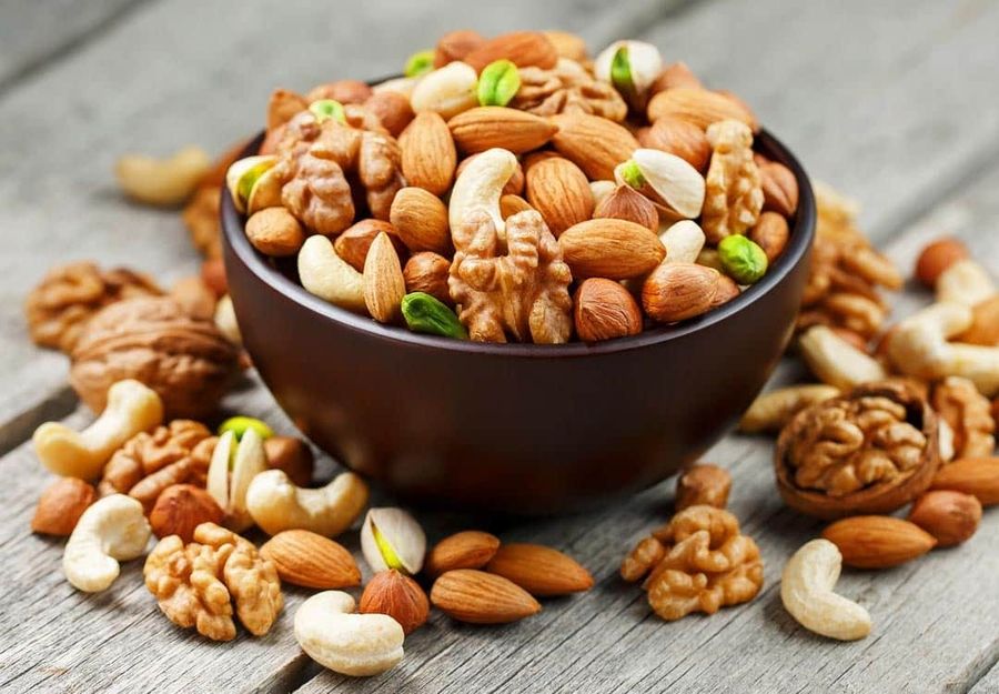 Solo cinco puñados de frutos secos a la semana salvan vidas