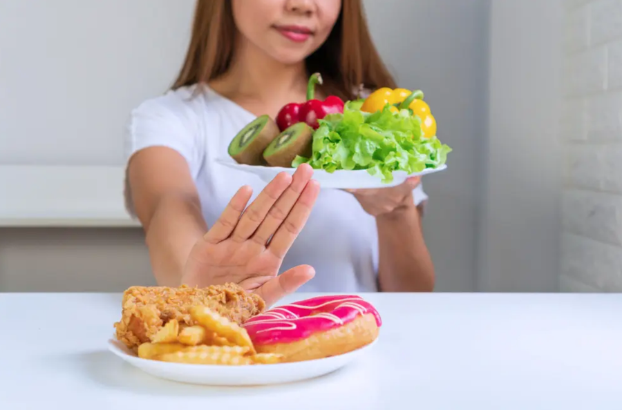 Un estudio de la UNIR advierte que la obsesión por la comida saludable genera aislamiento social y severos cuadros de ansiedad