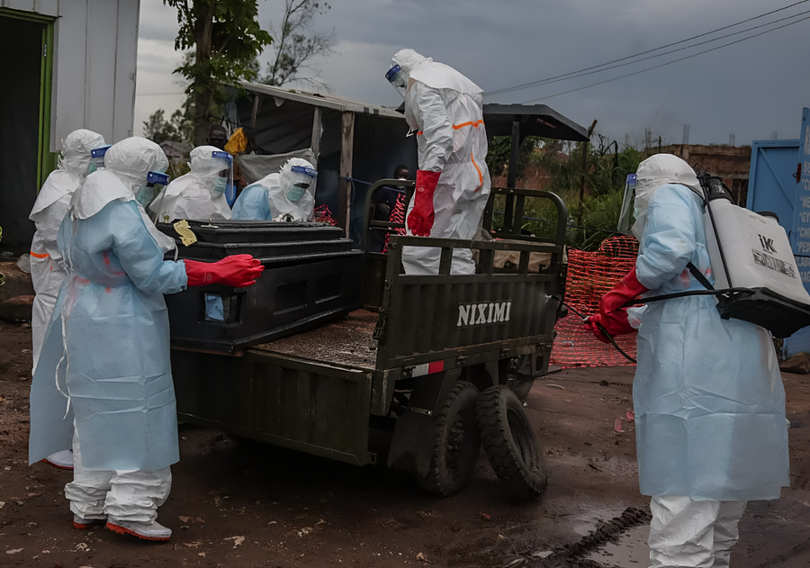Alarma por ébola: la OMS eleva a "muy alto" el peligro en el Congo ante la sospecha de 750 casos