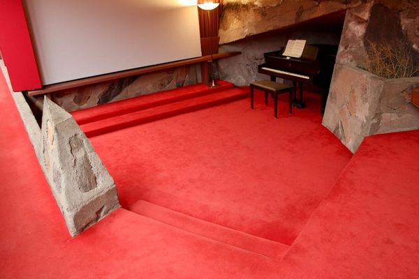 The Metropolitan Museum of Art steps on a gala evening