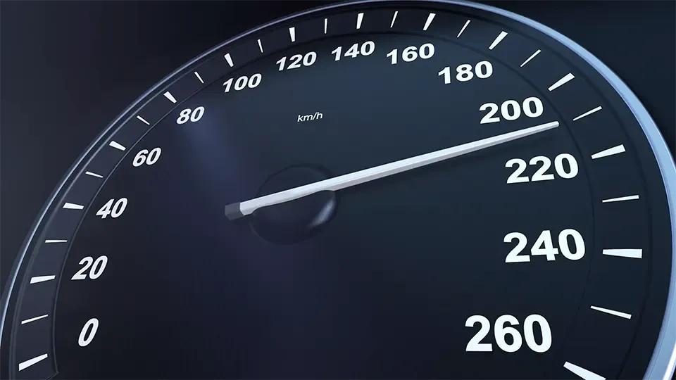 Avusturya'da 210 km hızla tıra çarpan sürücü feci şekilde can verdi