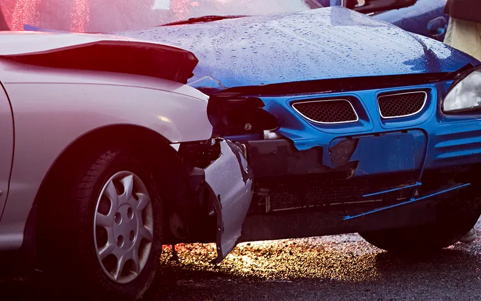 Avusturya'da 12 yaşındaki çocuk, çaldığı otomobille kaza yaptı