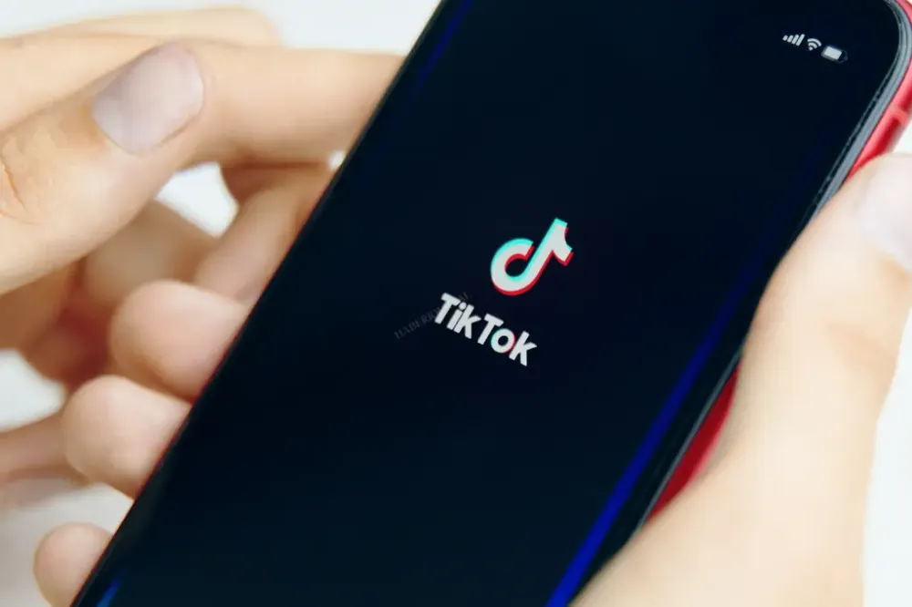 TikTok Şüphesi: 15 Yaşındaki Genç Kız Hayatını Kaybetti
