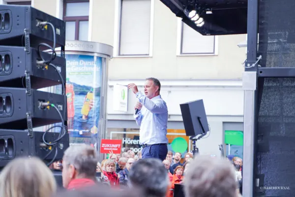 Röportaj: "Türk kökenli seçmenlerin FPÖ'ye oy vereceğine inanmıyorum"