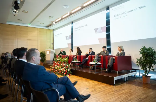 Avusturyalı Tümgeneral Vorhofer'den Çarpıcı Uyarı
