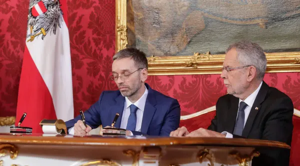 Van der Bellen, Hükümeti Kurma Görevini FPÖ Lideri Kickl’e Verdi