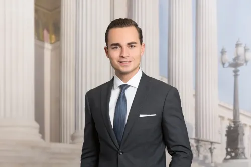 FPÖ'lü Krauss, Öğrencilere "Oruç" Yasağı İstiyor