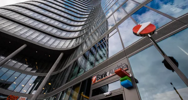 Bank Austria, Yüzlerce Çalışanı İşten Çıkarıyor