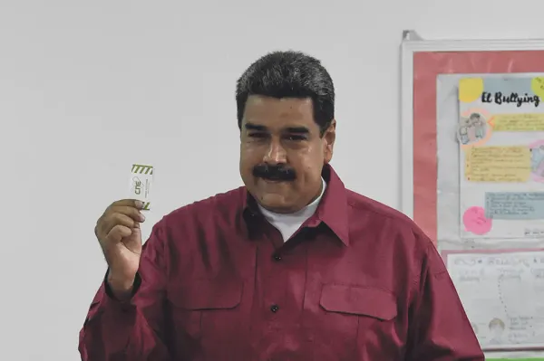 ABD’den Venezuela’ya askeri saldırı: Caracas’ta patlamalar, Maduro’nun akıbeti belirsiz