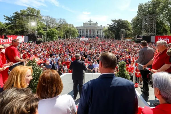 1 Mayıs, SPÖ ve FPÖ'nün atışmalarına sahne oldu
