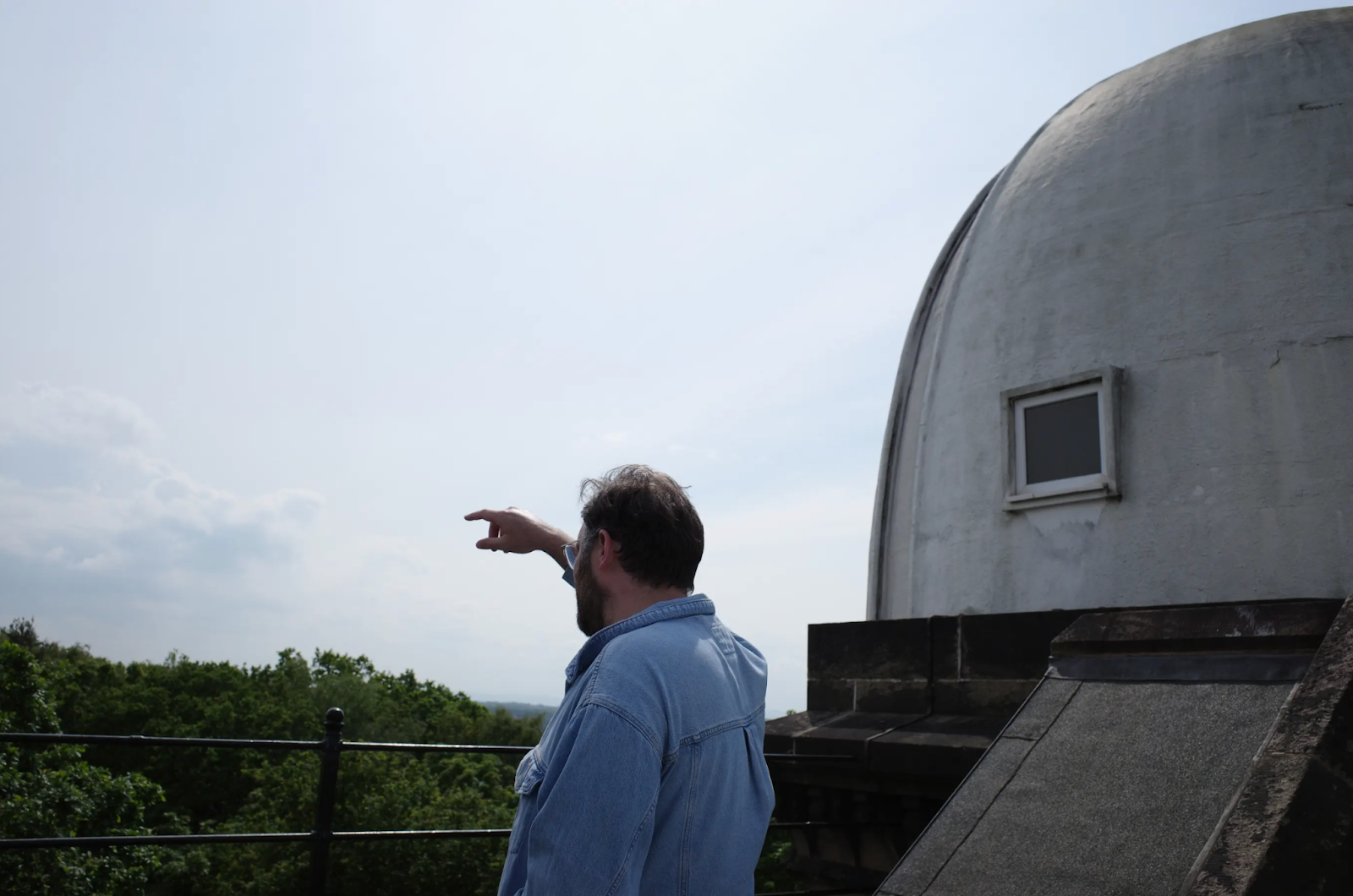 Eleven clowns from Somerset walk into an observatory
