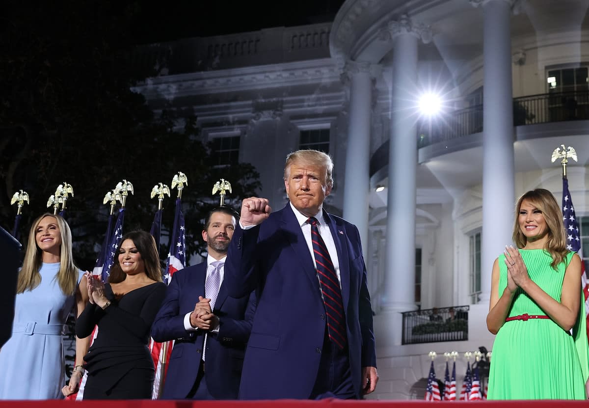 Picture of Donald Trump with family members in fron of the White House at the Republican National Convention.