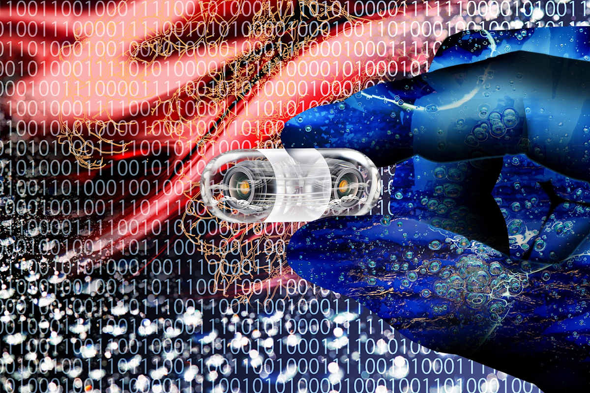 The miniaturized endoscope capsule photographs mucous membranes of the stomach, small intestine and large intestine, and wirelessly transmits image data.