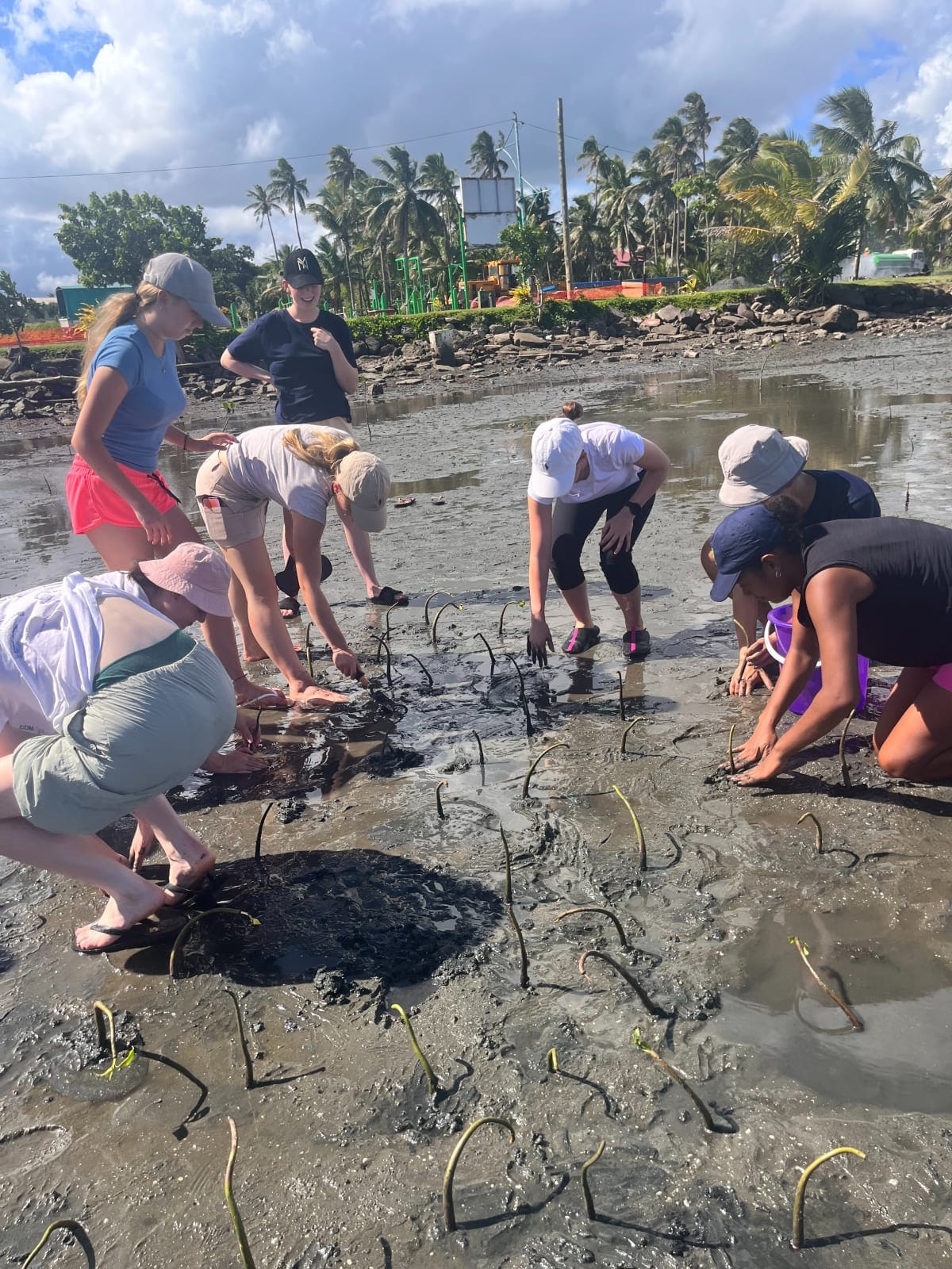 Monash University students and staff explore Fiji