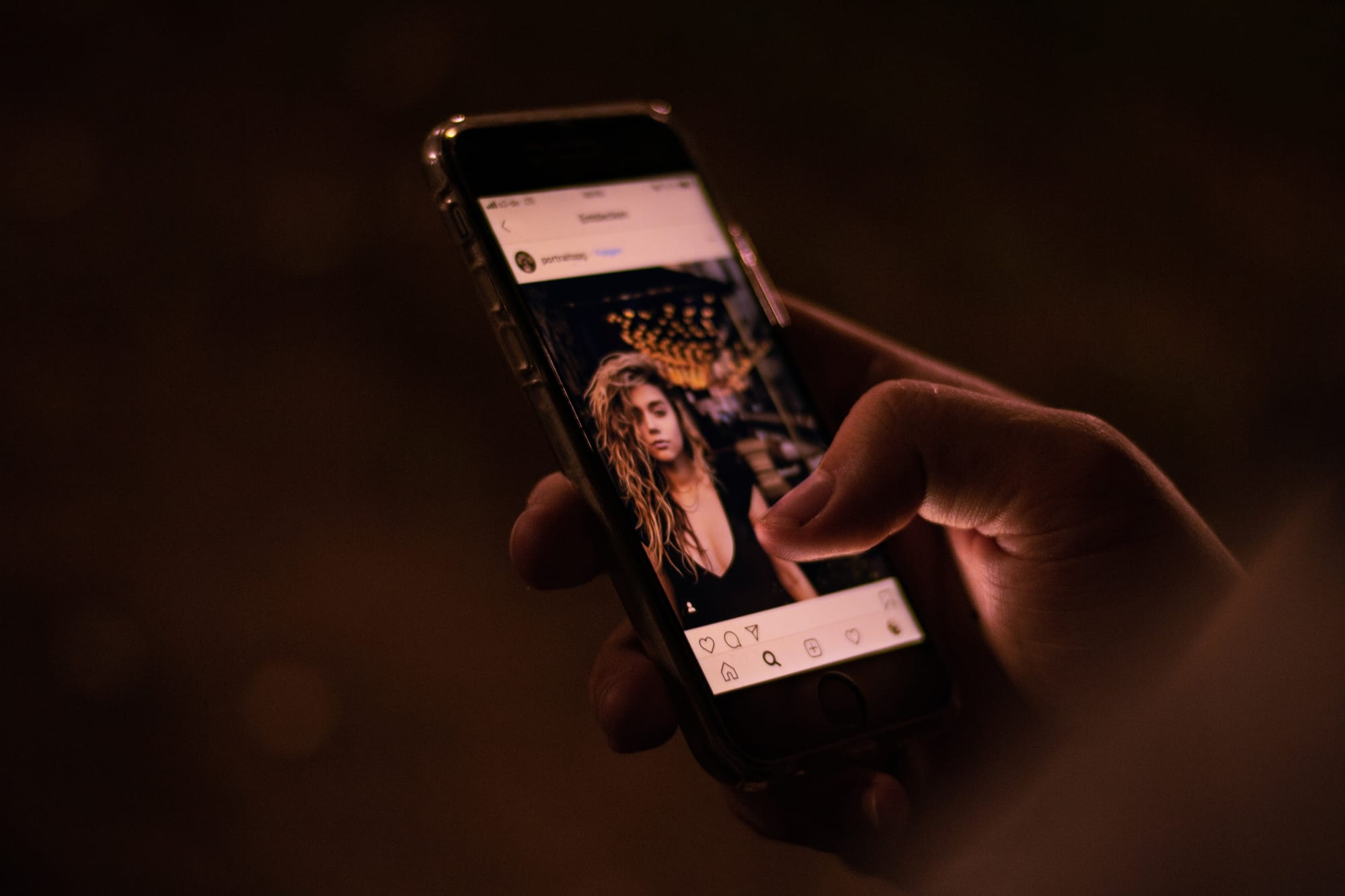 Banning mobile phones in schools: beneficial or risky? Here's what the evidence says