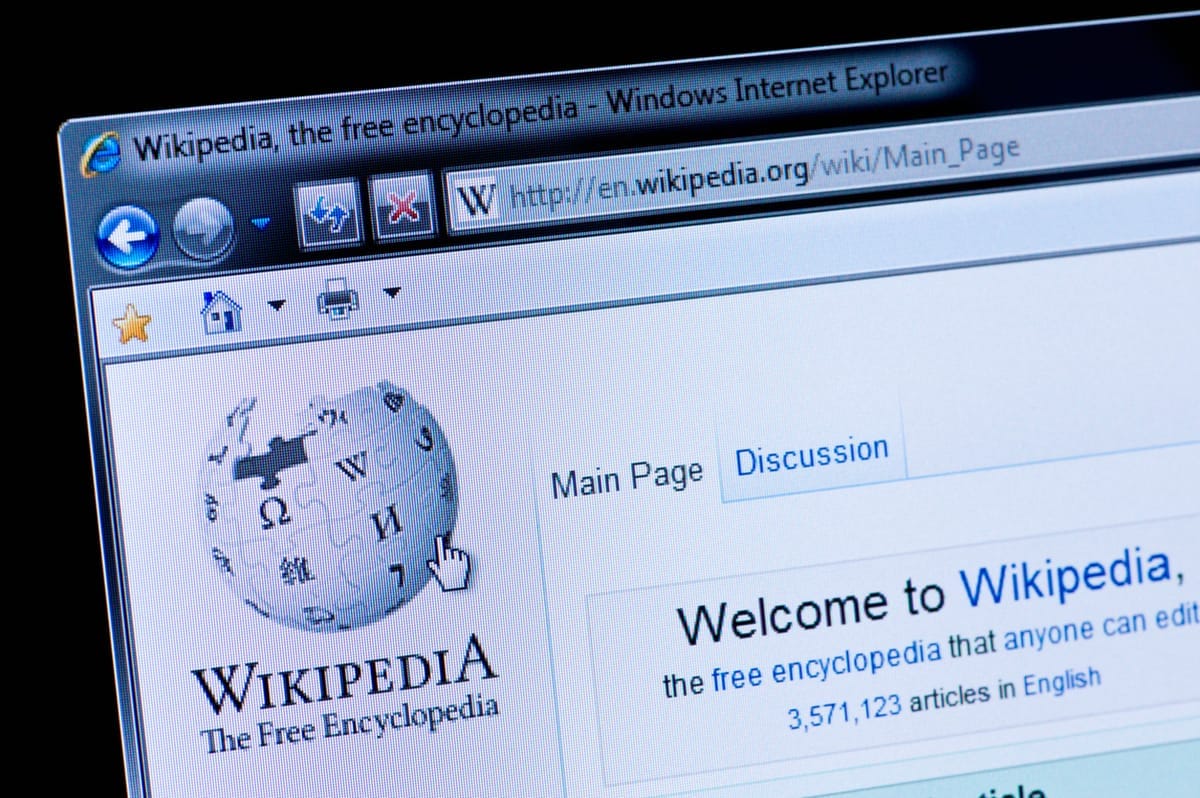 Pharmacy students rewriting Wikipedia for the greater good