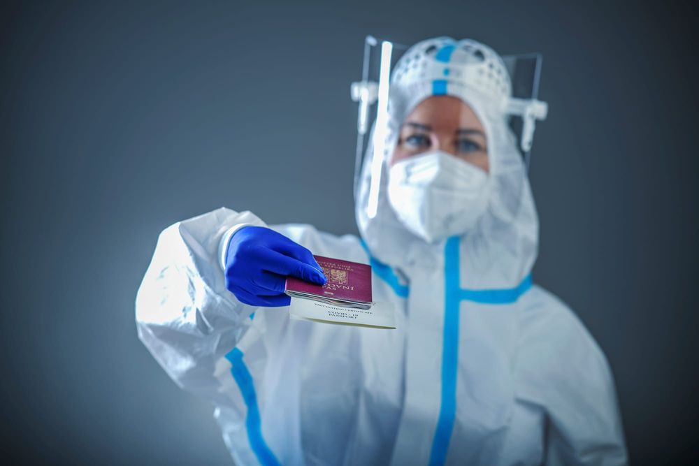 If you don't have a COVID vaccination certificate, could you be banned from restaurants, shops and theatres? post image