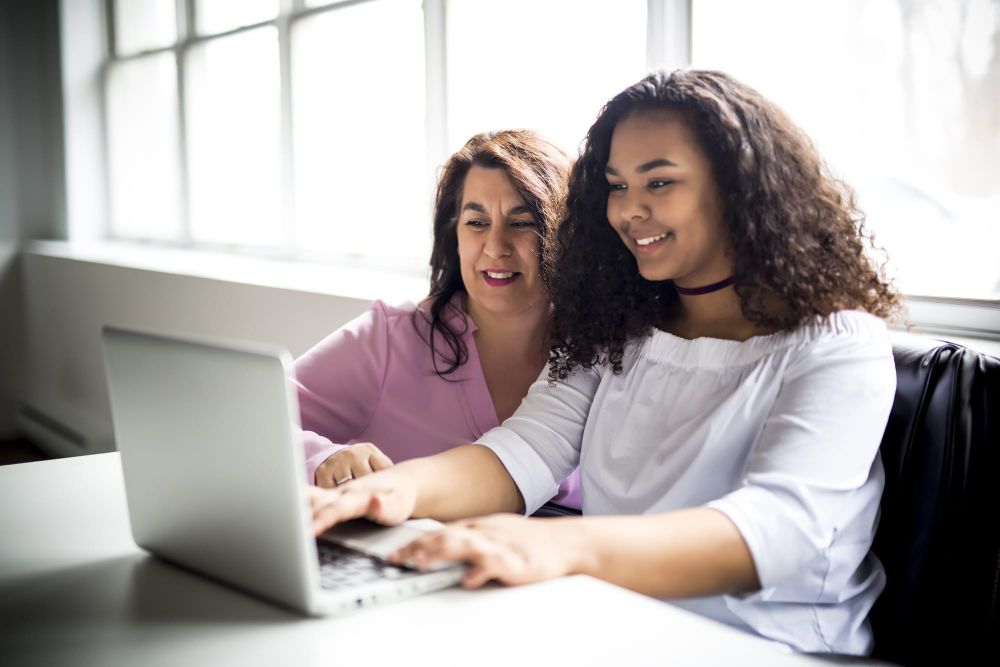 How parents and teens can reduce the impact of social media on youth wellbeing post image