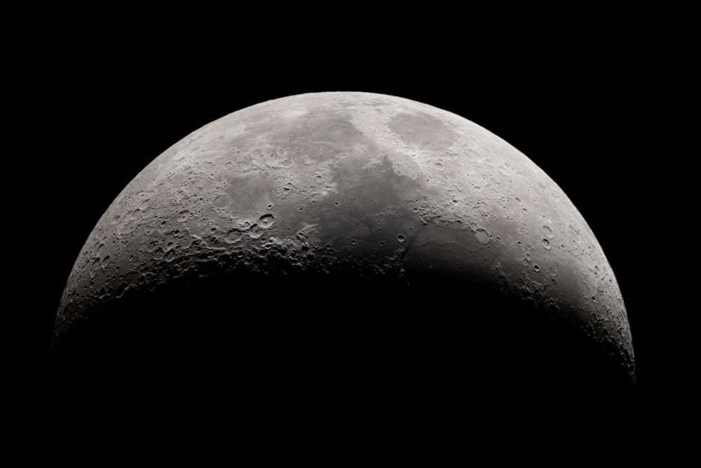 Why is it so hard to take a good photo of the Moon with my phone? post image