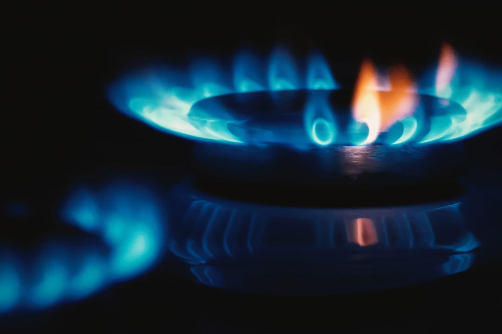 Richard Denniss is calling for a gas export tax, but an effective royalty system would be a better option post image