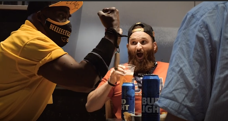 Baseball Beer Vendors Back in Buffalo Wild Wings Ad by The Martin Agency