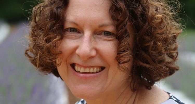 Debra Rosenberg named executive editor of Smithsonian magazine