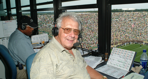 Tony Roberts, play-by-play announcer for the old Senators baseball team and the NBA’s Washington Bullets before becoming the voice of Notre Dame football, dies at 94