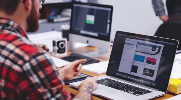 Designin yhtenäisyys digitaalisten tuotteiden kehityksessä
