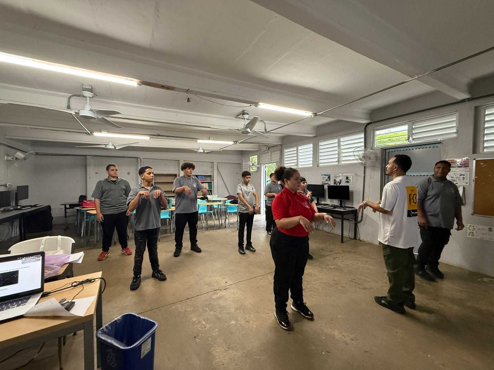 La Academia Dance-Off Kicks Off at Caras con Causa: From Paper to the Body in Motion
