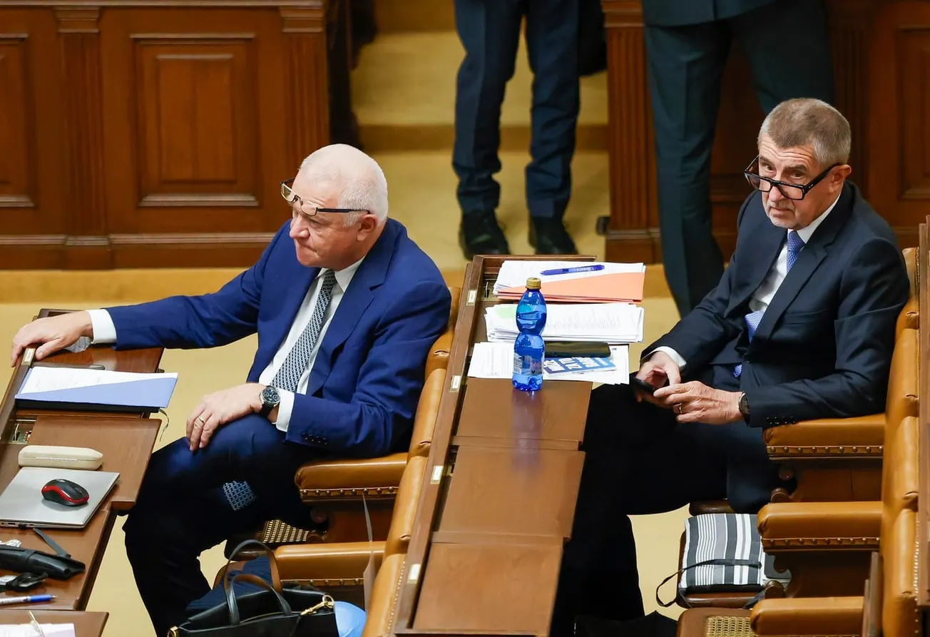 Babiš s Faltýnkem v Beretě. Policie na ně měla mít echo, ale přišla razie