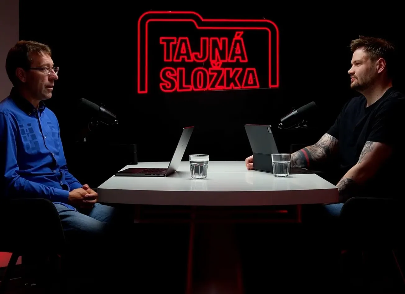 Odposlechy v ÚVN. Co zajímá policii v armádní nemocnici