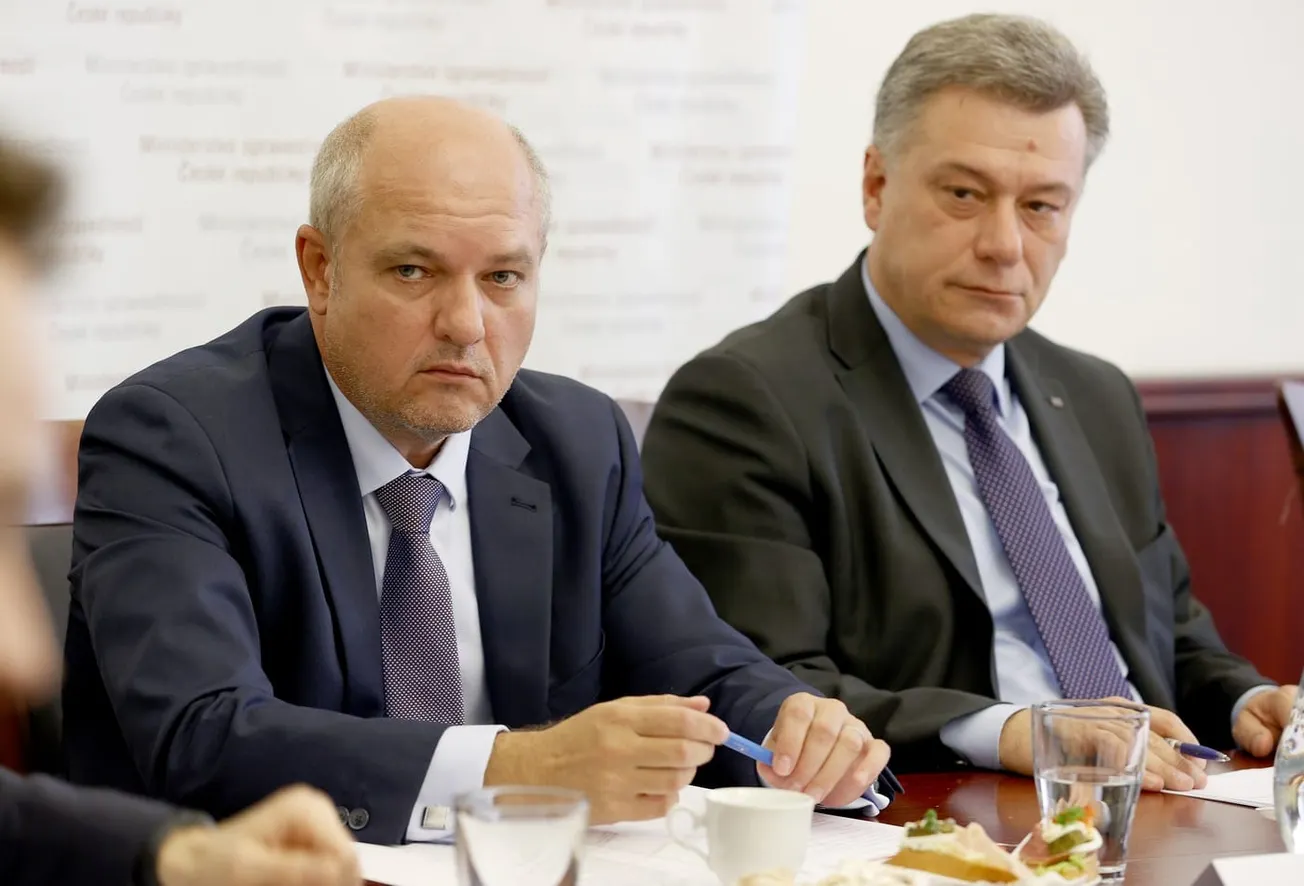 Blažkův náměstek Daňhel zjišťoval u ředitele FAÚ, jestli by úřad mrazil problematické bitcoiny