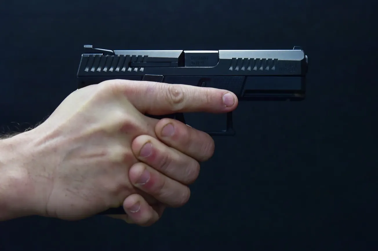 Soud trestal za uplácení při testech na zbrojní průkaz