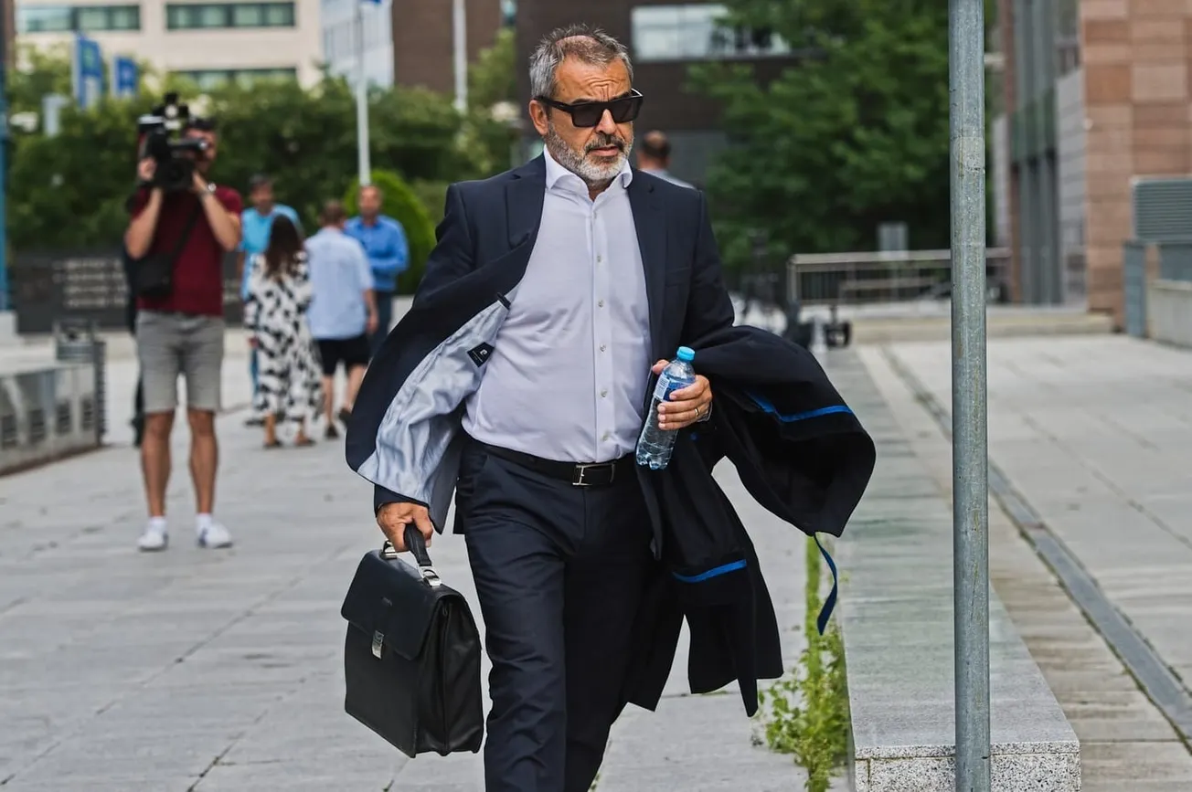 Advokát, který zprostředkoval dar pro ministerstvo, je nadále u klíčových výslechů