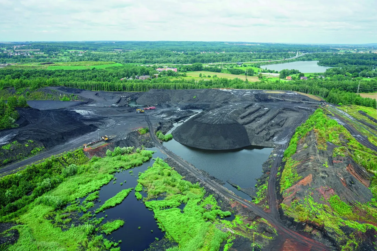 Státní podnik tvrdil, že odtěžil toxické kaly. Neudělal to
