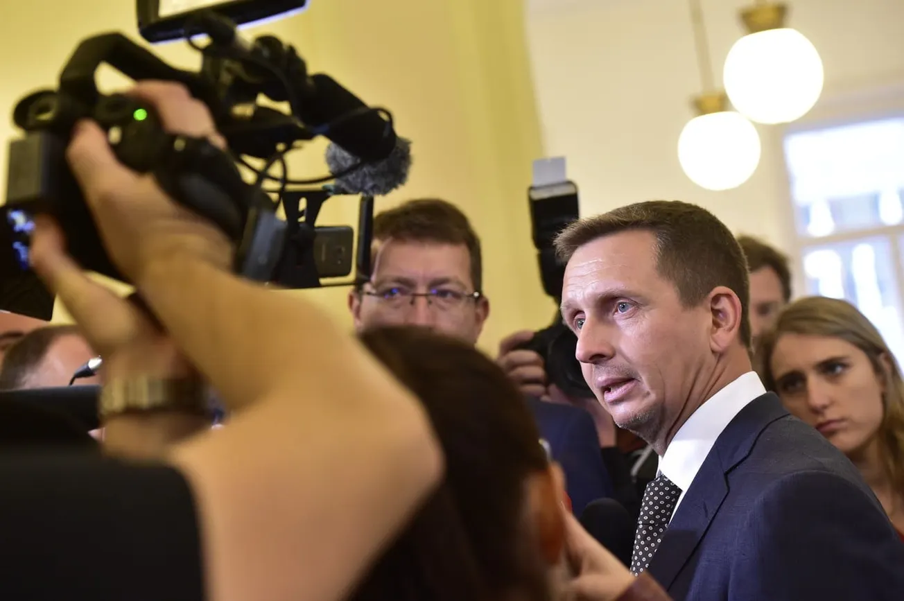 NCOZ v Dozimetru obvinila exšéfa dopravního podniku Dvořáka