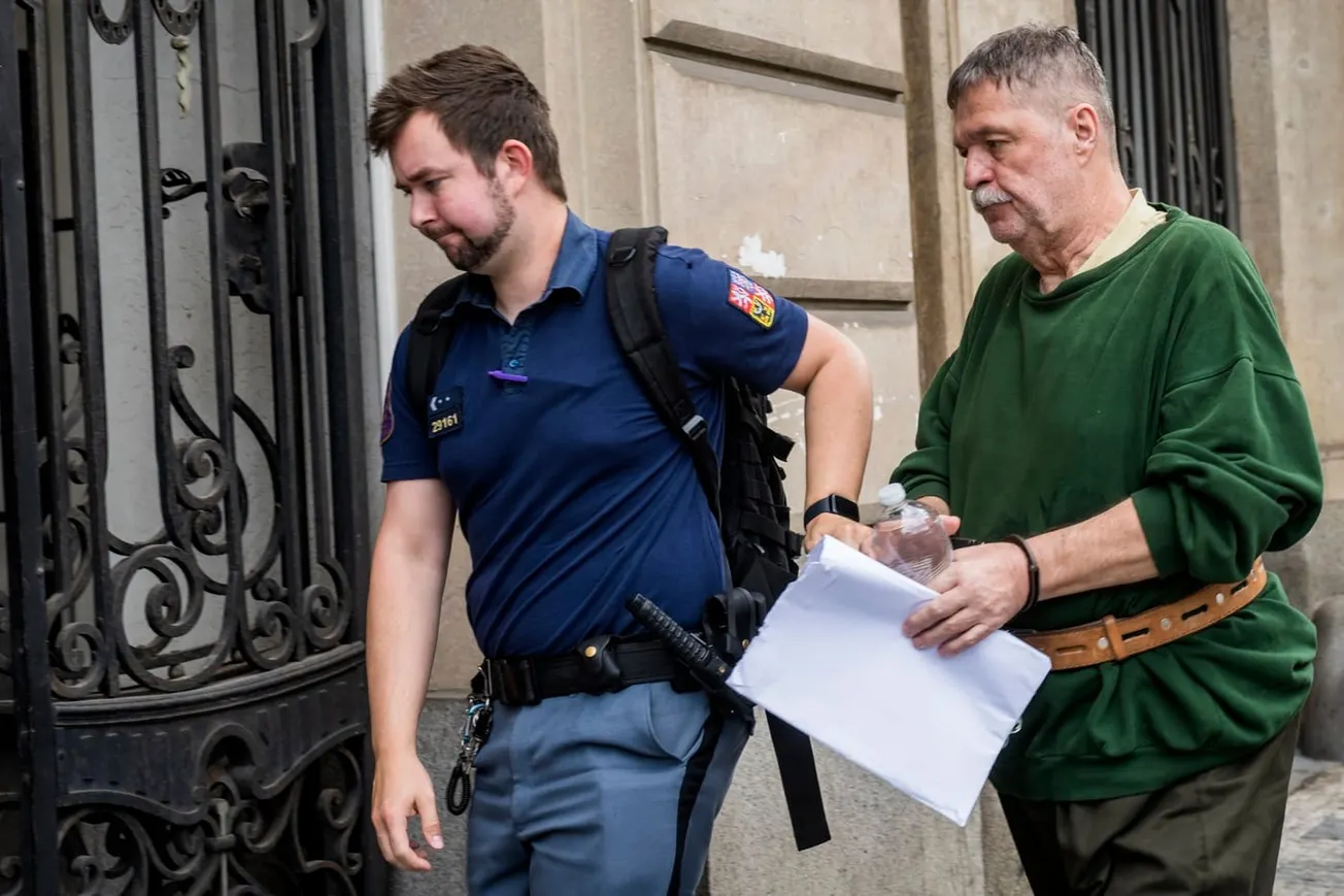 Zbraně a zahraniční exit. Proč na vedení Motola nastoupila kavalerie