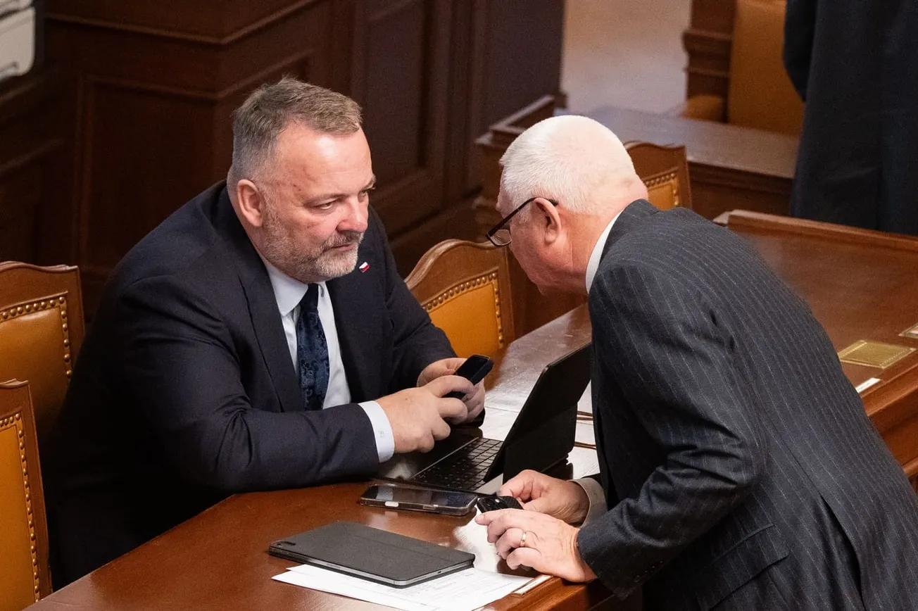 Vysoký úředník na dopravě v podezření ze střetu zájmů. Prověřím to, říká ministr