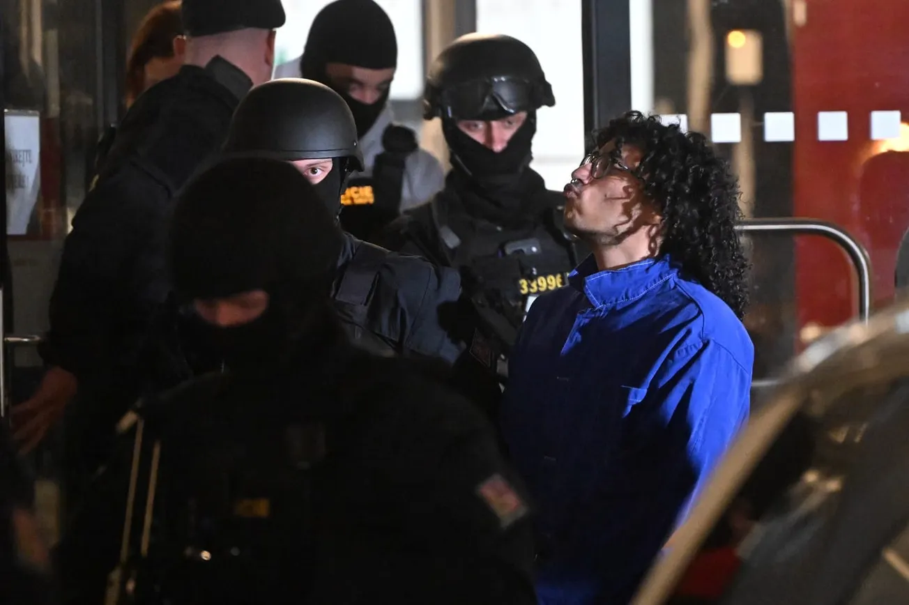 Na teror v Pardubicích stačilo 500 korun, míní bývalý zpravodajec