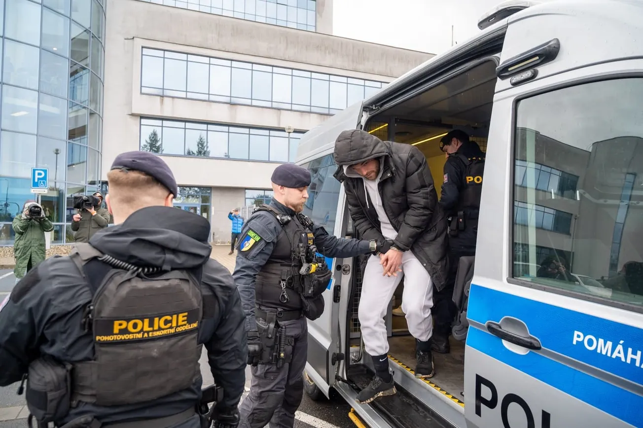 „Tu penaltu jsme podrželi”. Šéf sudích na odposlechu v sázkařské kauze