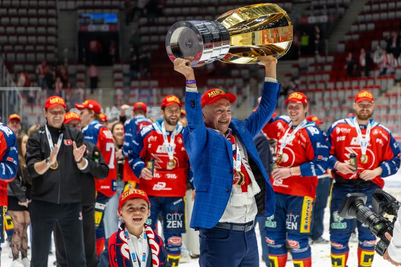Hra o Dědka. Zákulisní boje v hokejovém svazu sílí