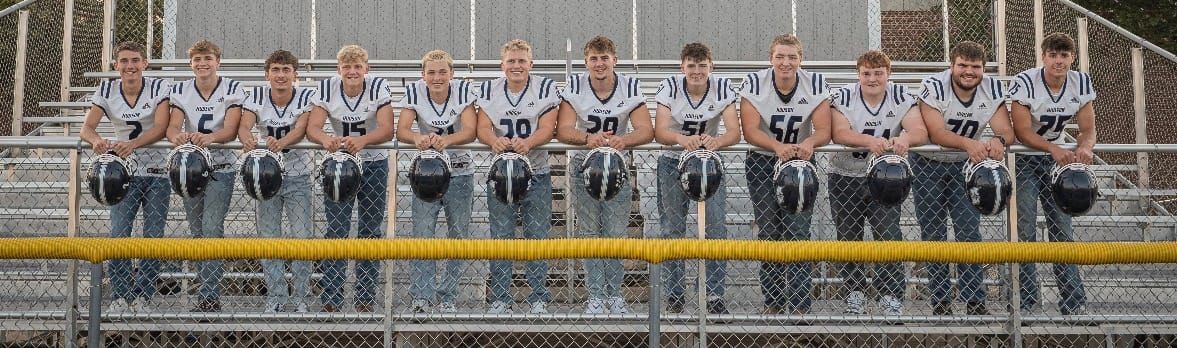 Soo Line: Senior Football Players Reflect on Memories and the Unique Bond the Sport Has Given Them