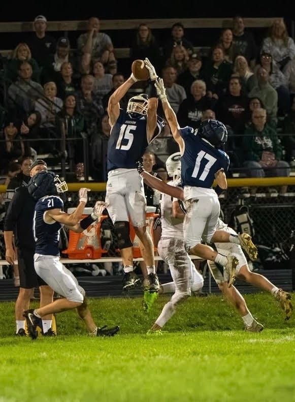 Pirates Crown Homecoming With 27-6 Victory
