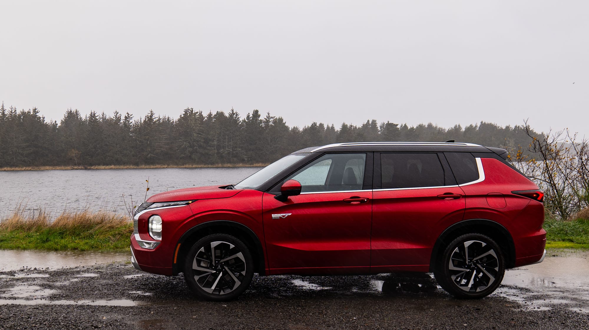 Although the 2026 Mitsubishi Outlander PHEV can prioritize all-electric driving, it still relies on its gas-powered engine when demand rises.