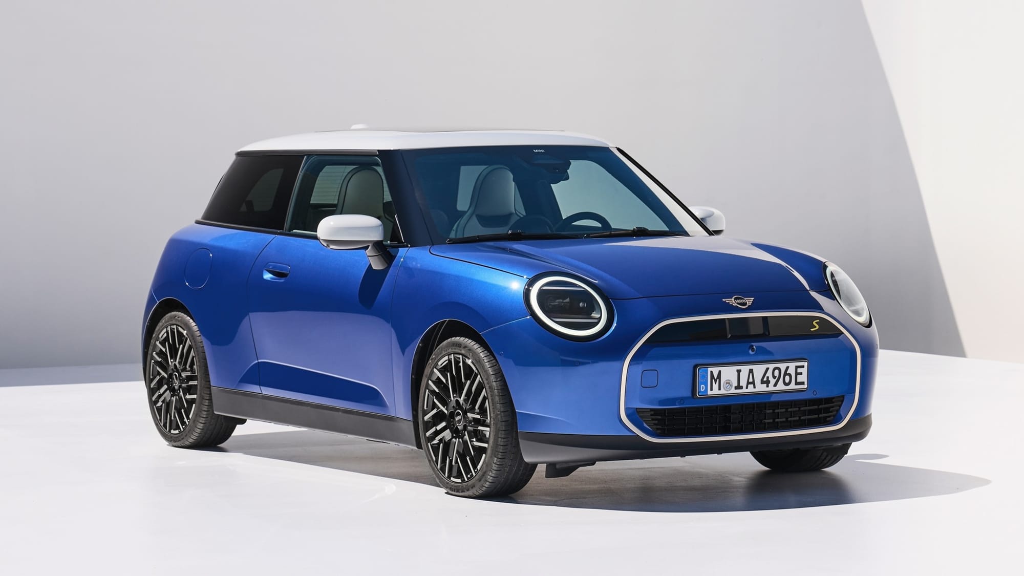 Currently, the J01 Mini Cooper EV is only produced in China, which eliminates its chances of being exported to the U.S.
