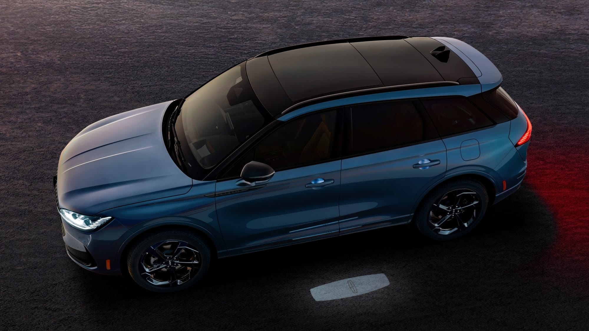 The 2027 Lincoln Corsair will also be the first version that comes standard as a hybrid and coming with AWD.