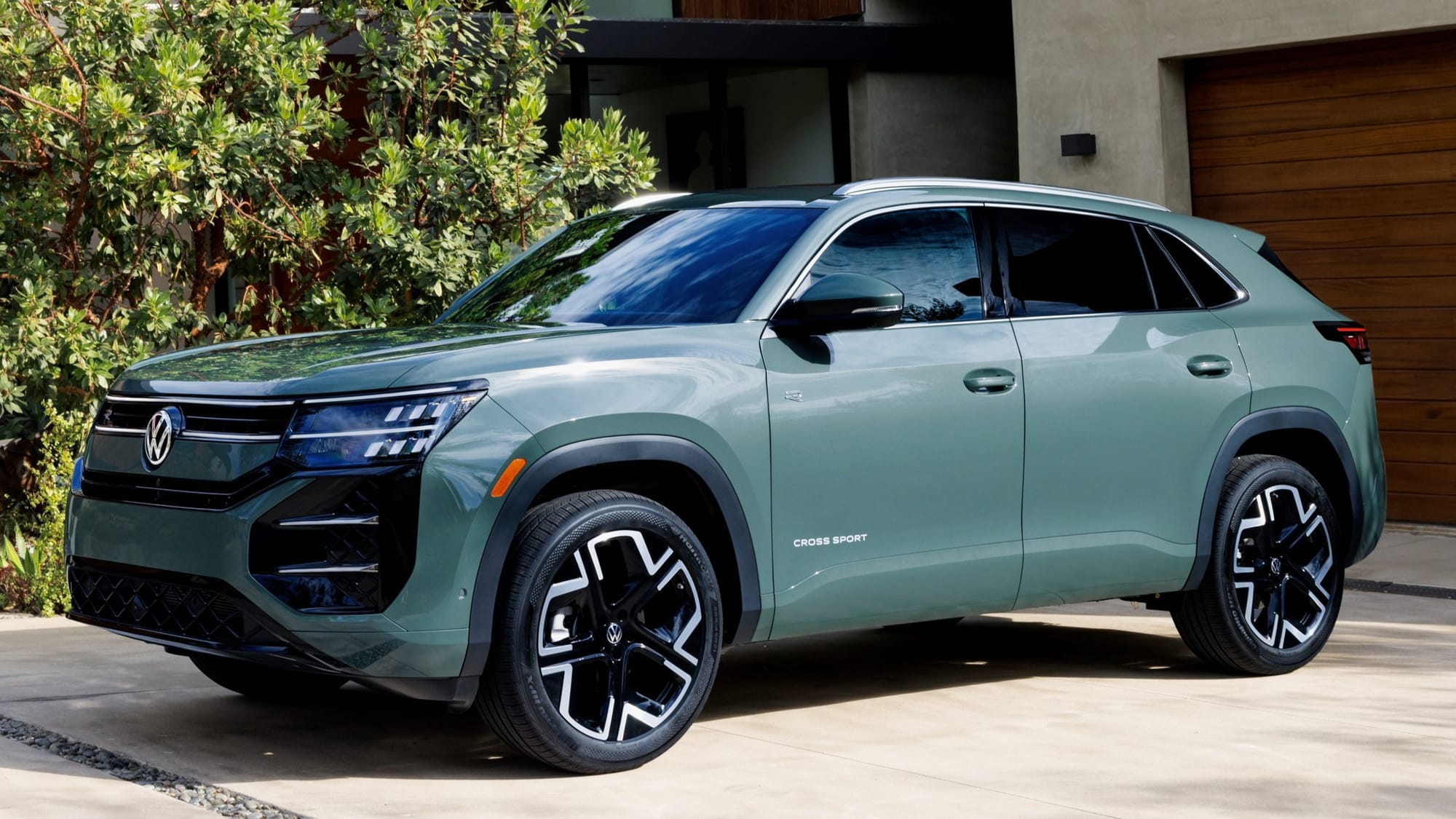 Riding on the MQB Evo platform, the 2027 Volkswagen Atlas Cross Sport is supposed to have an improved, sporty ride to match its exterior character.