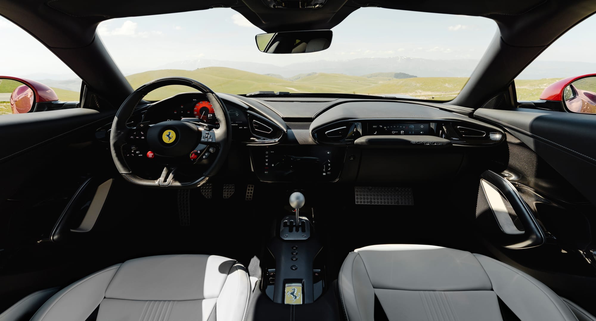 Yes, both the clutch pedal and the shifter are only connected to the 12Cilindri Manuale by electrical wires. The feeling of both the clutch and the shifter are simulated.