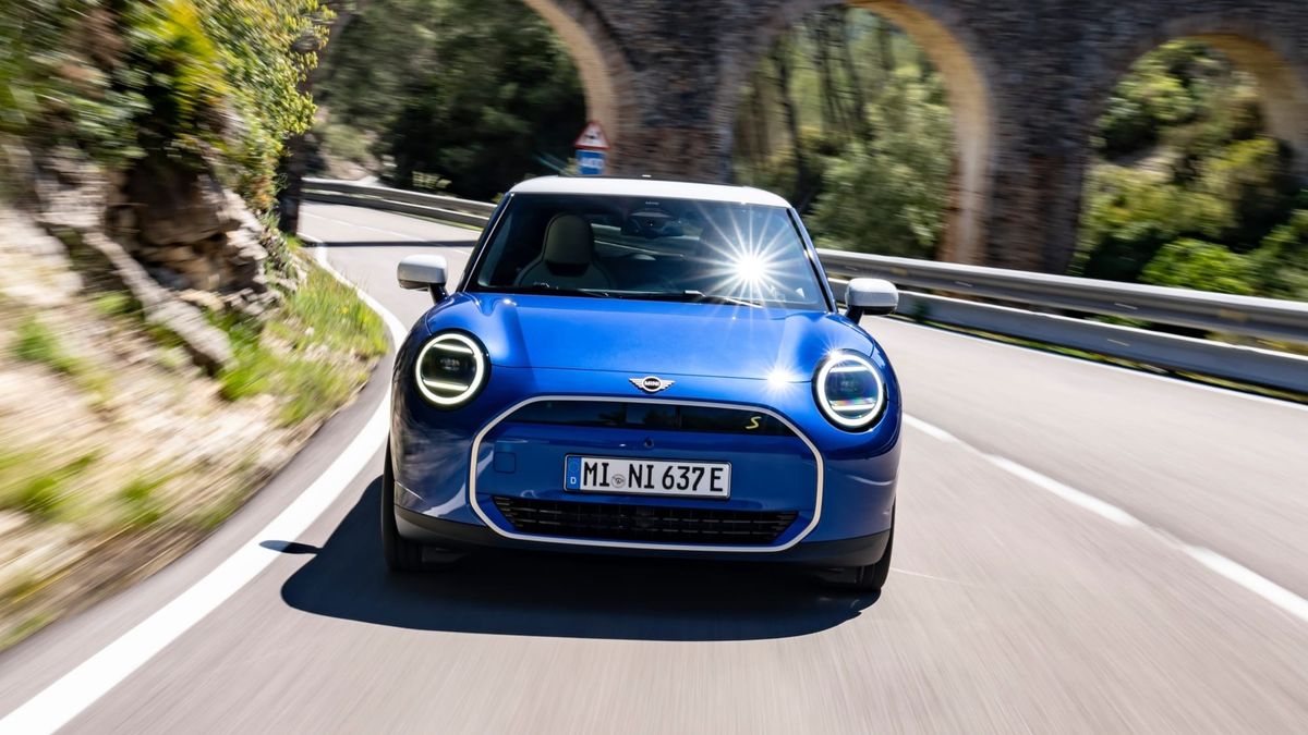 Next Mini Cooper EV May Switch to RWD and R50-Inspired Styling