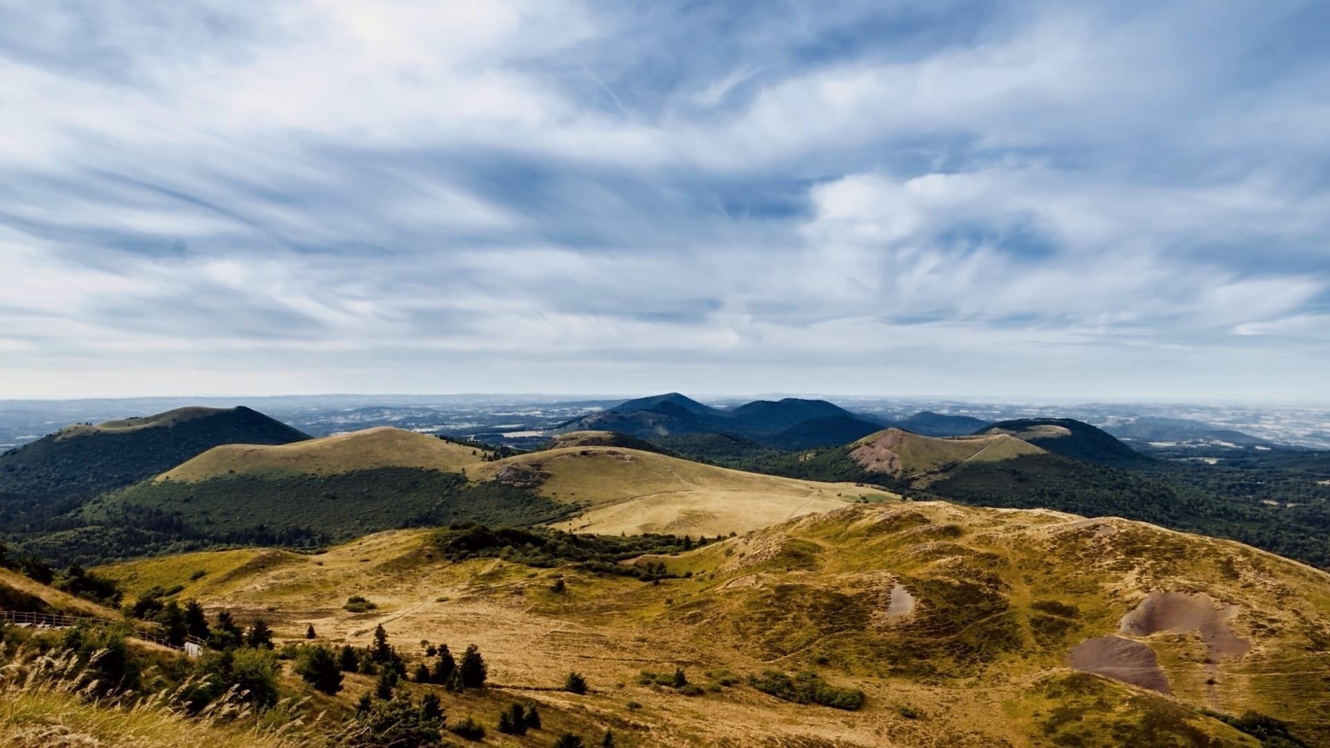 Volcans d'Auvergne : vont-ils se réveiller ?